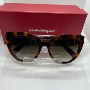 Salvatore Ferragamo Brown Sunglasses Cat-Eye Tortoiseshell